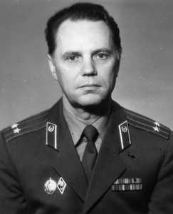 НЕСТЕРОВ Валентин Семенович